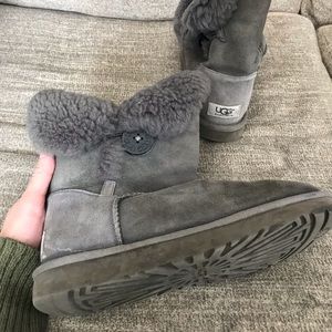 Genuine classic bailey ugg boots